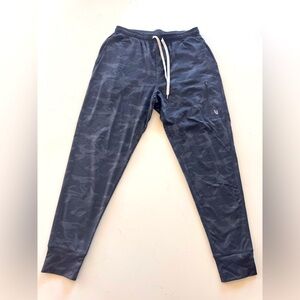 Vuori Sunday Performance Jogger in black-grey camouflage size medium
